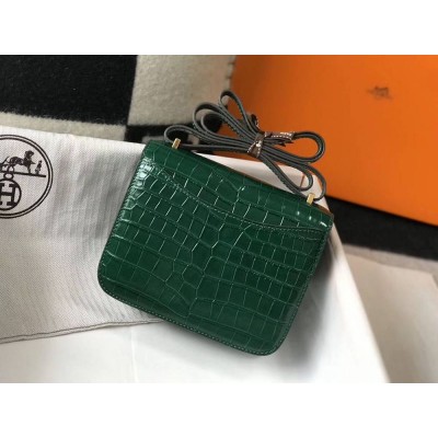 Hermes Constance 18 Handmade Bag In Green Embossed Crocodile