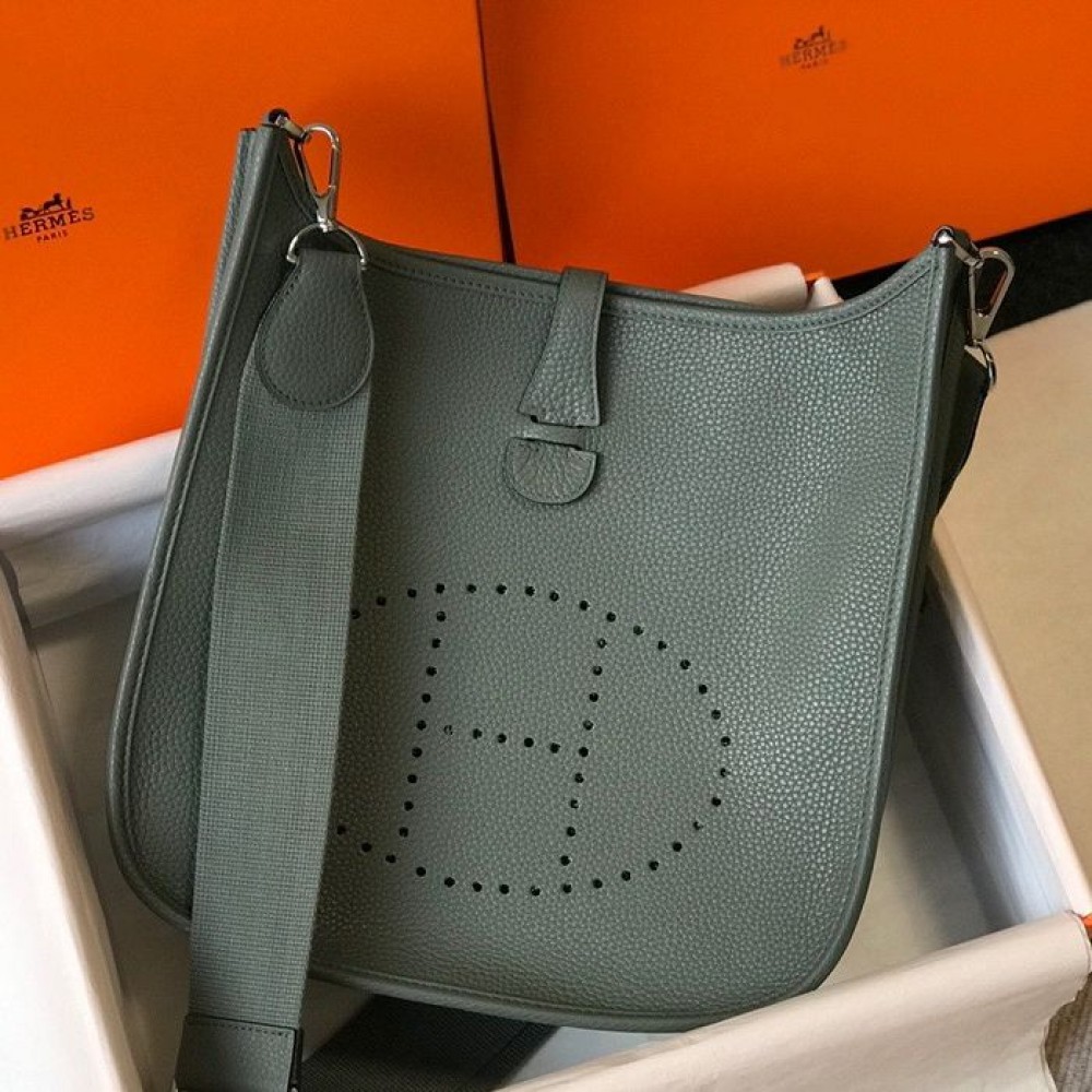 Hermes Evelyne III 29 PM Bag In Vert Amande Clemence Leather