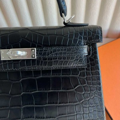 Hermes Kelly 25 Retourne Handmade Bag in Black Alligator Leather