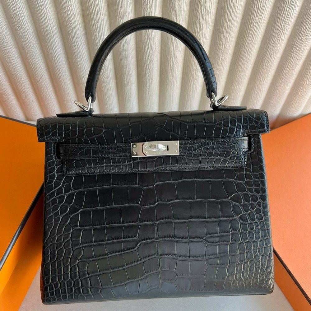 Hermes Kelly 25 Retourne Handmade Bag in Black Alligator Leather