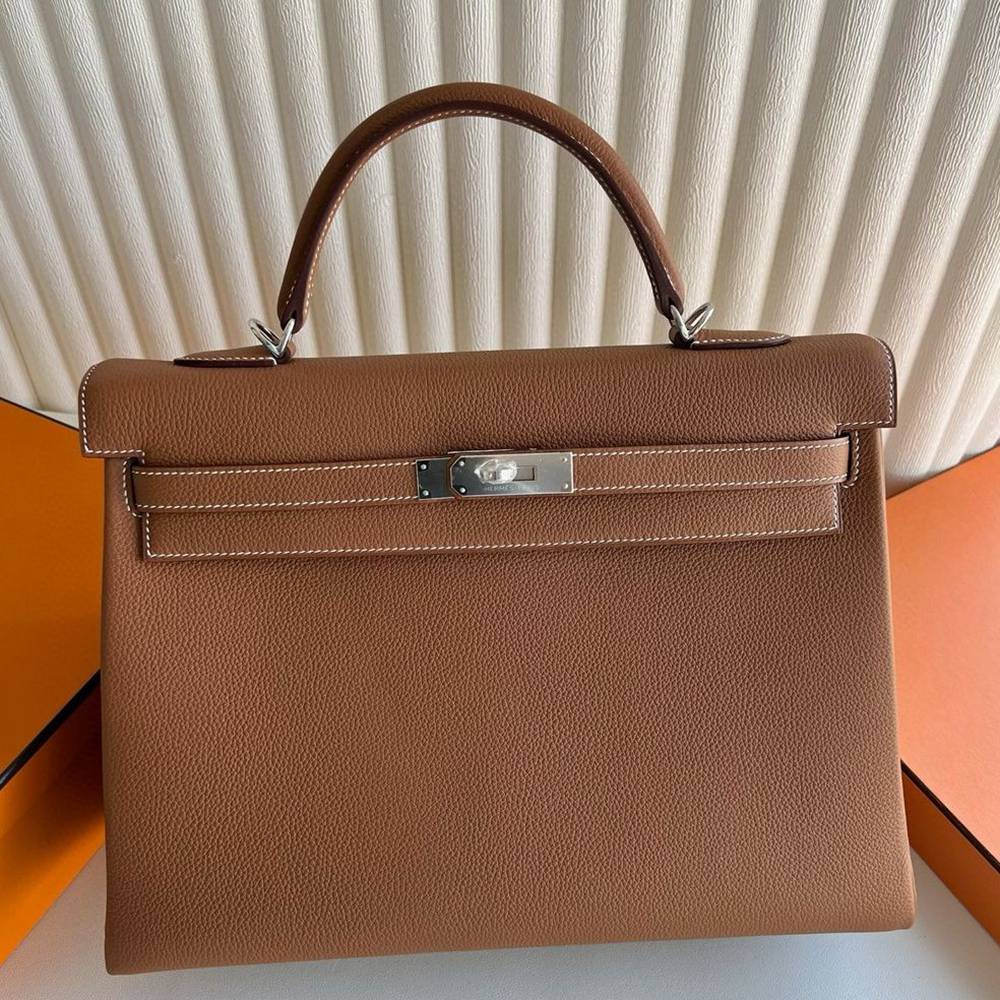 Hermes Kelly Retourne 35 Handmade Bag in Gold Clemence Leather