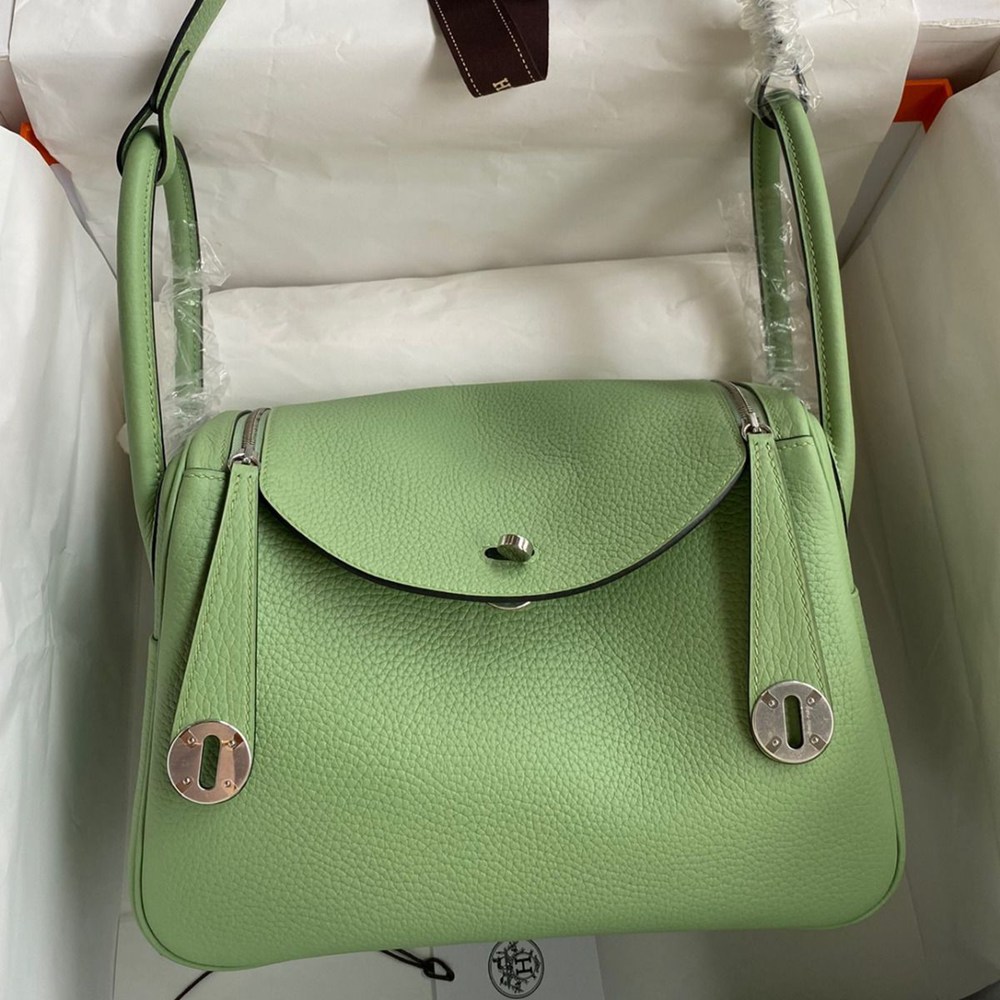 Hermes Lindy 26 Handmade Bag In Vert Criquet Clemence Leather