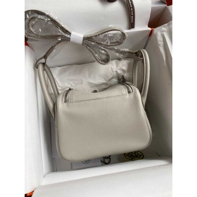 Hermes Mini Lindy Handmade Bag In Pearl Grey Clemence Leather