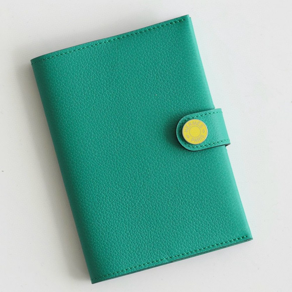 Hermes R.M.S Passport Holder in Vert Verone Evercolor Calfskin